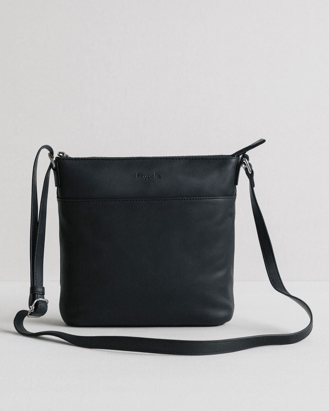 Daisy Classic Leather Crossbody Bag